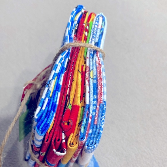 NWT Vintage Disney Mickey 100% Cotton 4 Fat Quarters Fun Print Made In The USA ! - Picture 7 of 8